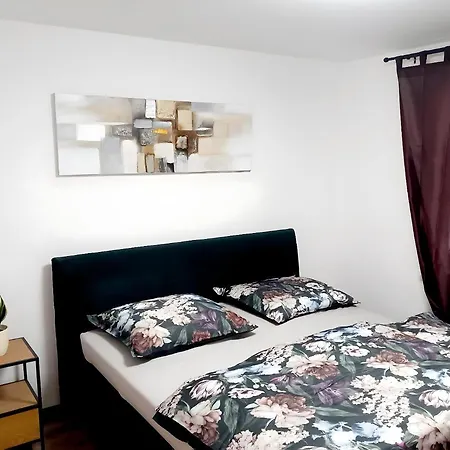 Stylovy Apartman V Samorine Exterior photo